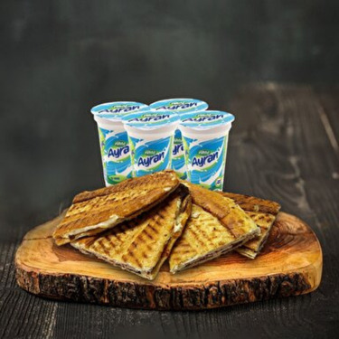 4 Yarım Karışık Tost 4 Ayran Menü