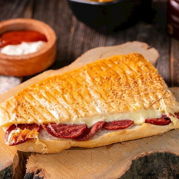 Yarım Ekmek Karışık Tost
