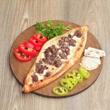 Kavurmalı Kaşarlı Karadeniz Pidesi