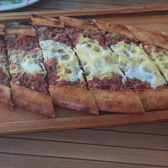Kıymalı Yumurtalı Pide (35 cm.)