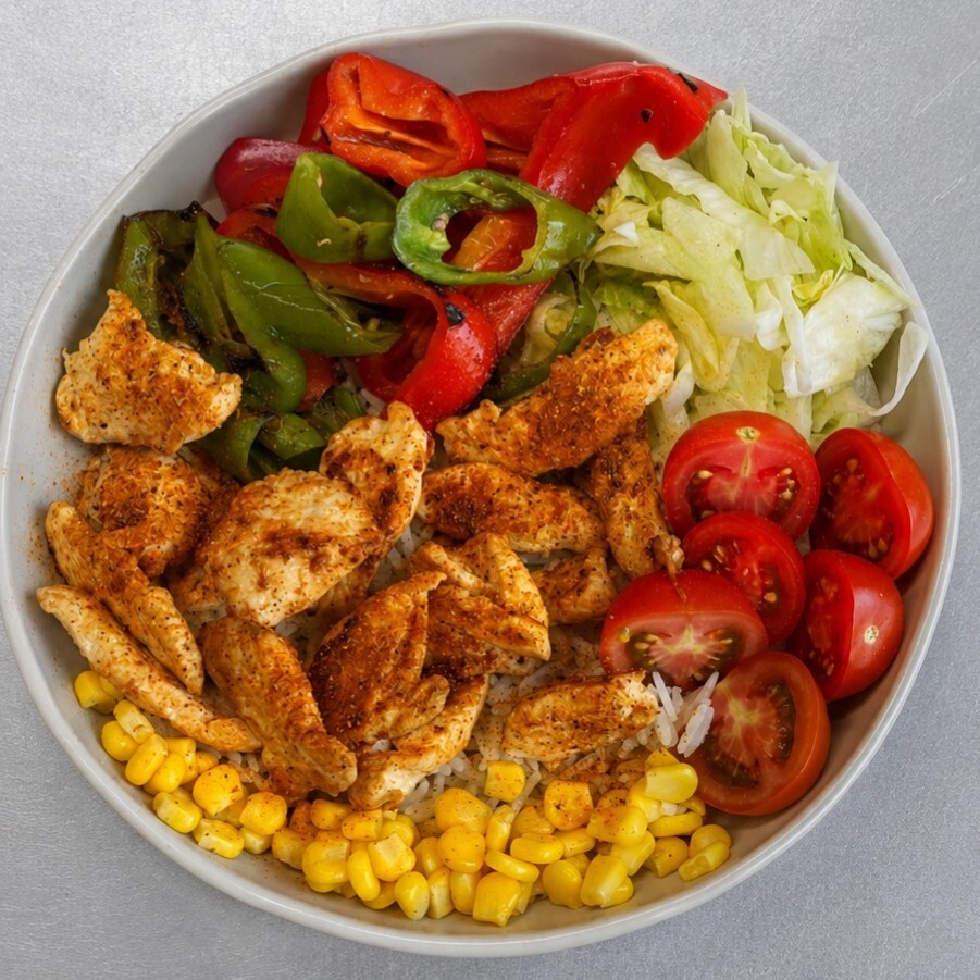 Kajun Baharatlı Tavuk Bowl