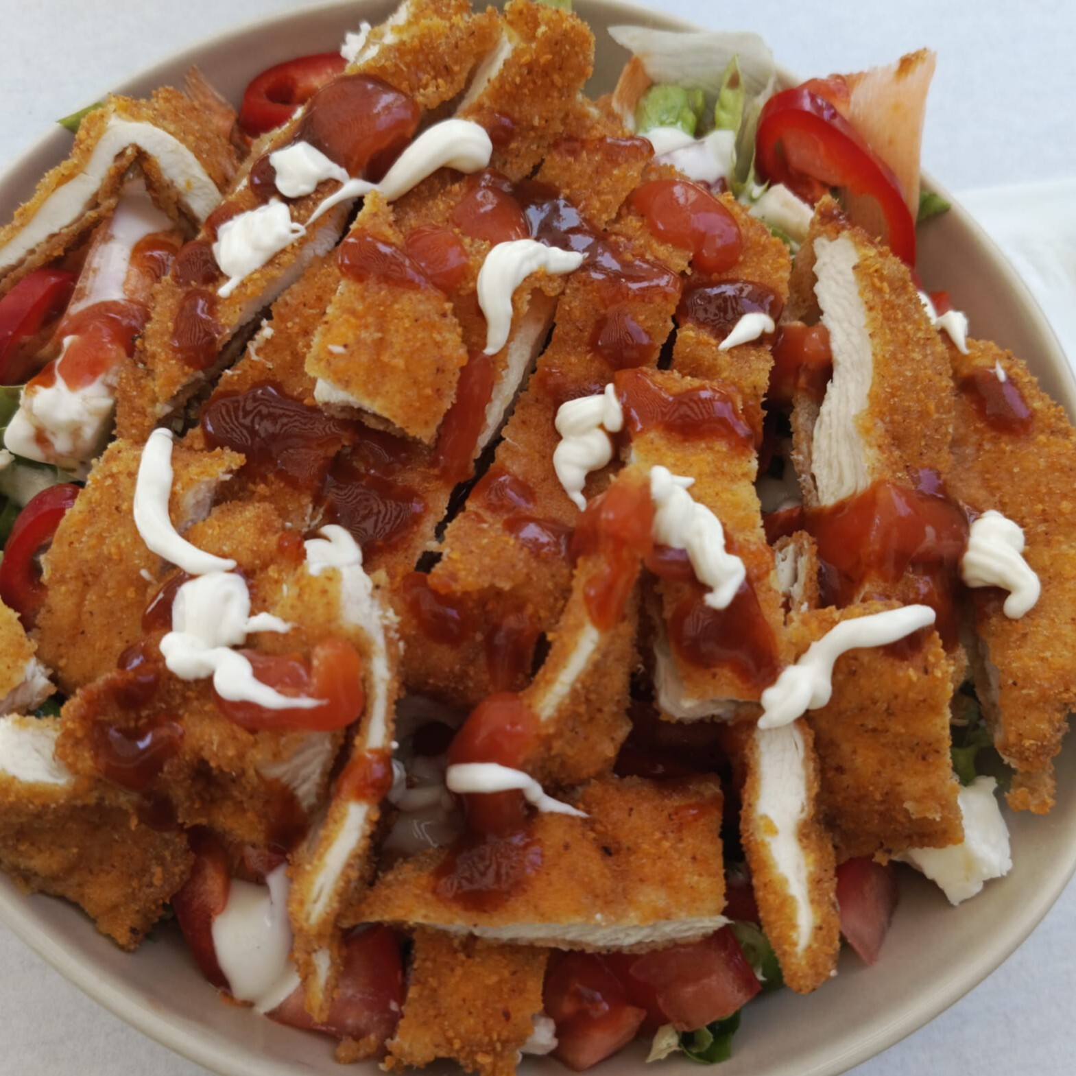 Şinitzel Salata