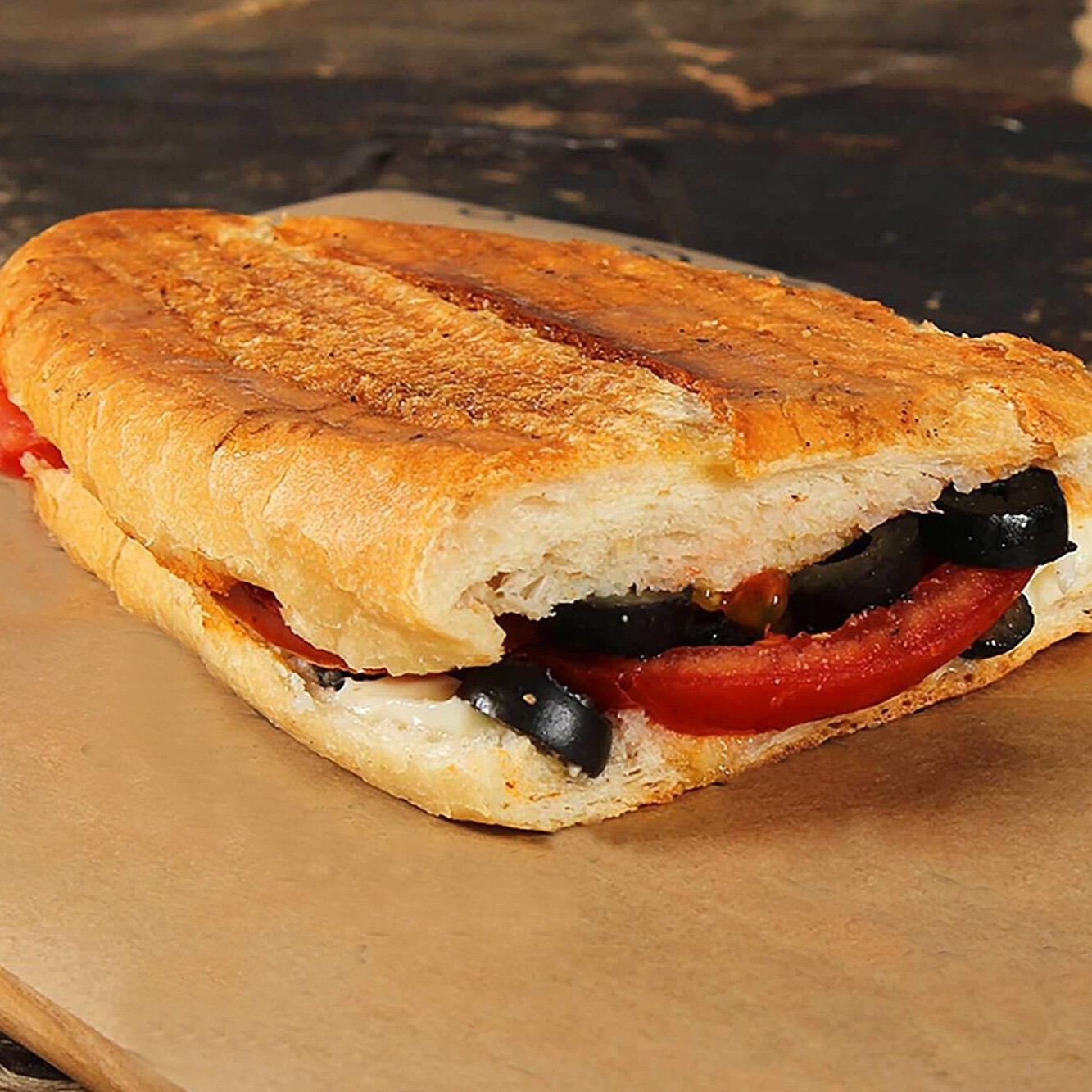Beyaz Peynirli Zeytinli Tost