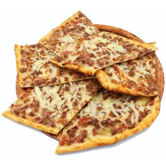 Kavurma Kaşarlı lahmacun
