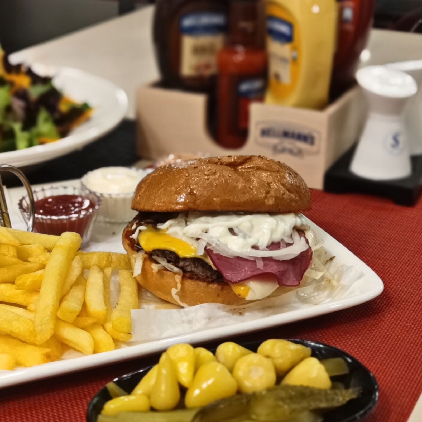 Acuka Burger