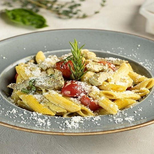 Köri Soslu Tavuklu Penne