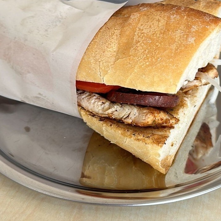 Yarım Ekmek Arası Sucuk & Köfte & Tavuk
