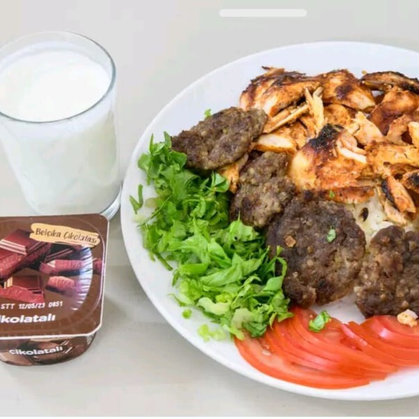 Pilav Üstü Tavuk döner Köfte karışık Menü