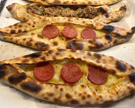 Açık Sucuklu Pide