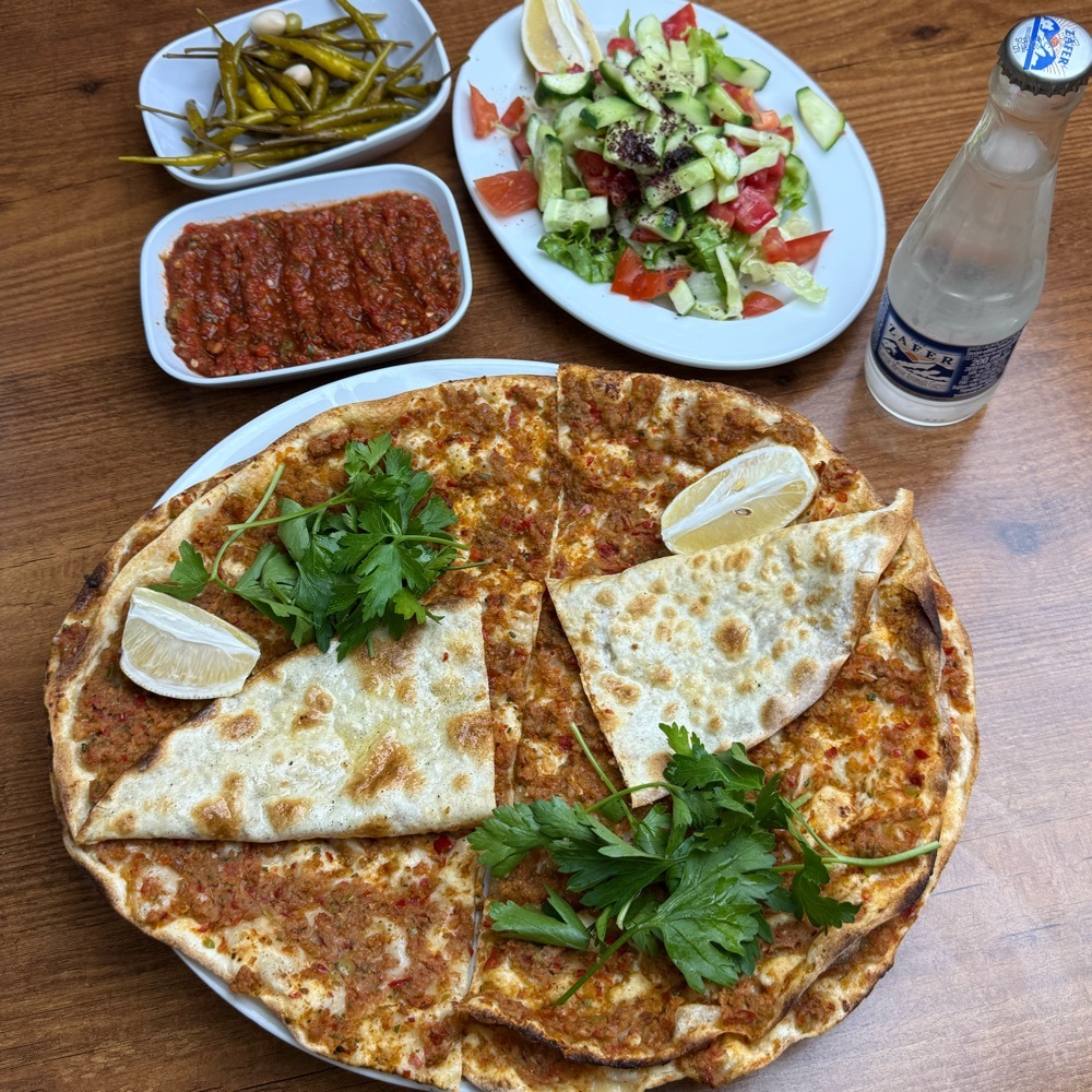 2'li Lahmacun & Gazoz Menü