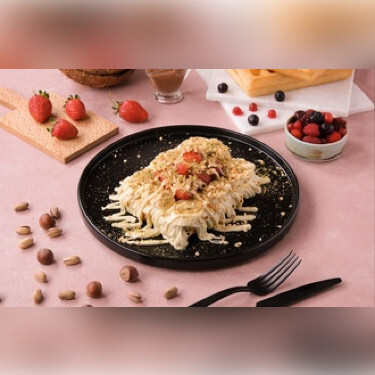 Beyaz Çikolatalı Muzlu Çilekli Waffle(Büyük Boy Hamur)