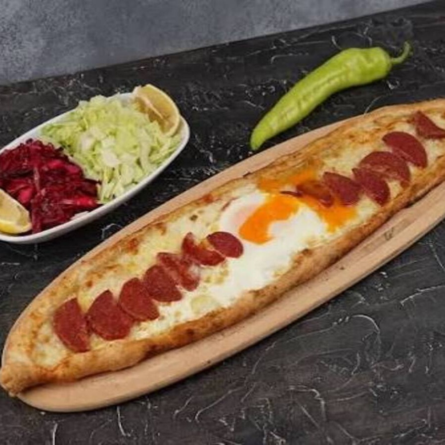 Sucuklu Kaşarlı Yumurtalı Pide