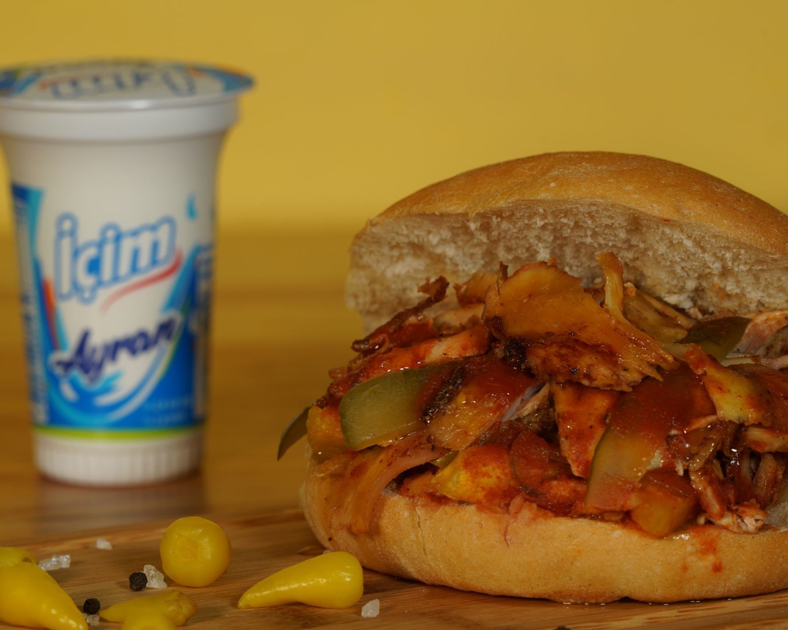 Ekmek Arası Hatay Usulü Tavuk Döner&Ayran Menü