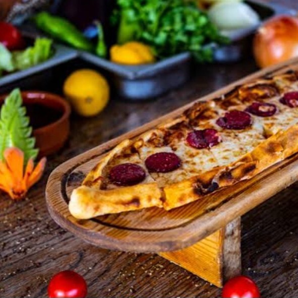 Sucuk Kaşar Pide - Nam-ı Değer Sucuklu Kaşarlı Special Pide Sofram Pideci Kalitesiyle