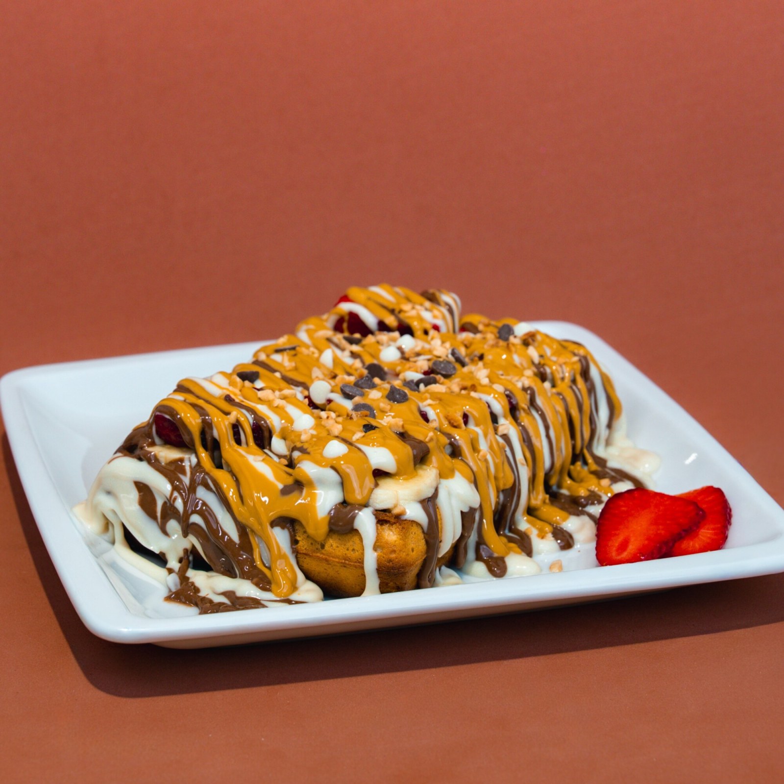 Caramel Çikolatalı Waffle Bowl (Dilimlenmiş hamur)