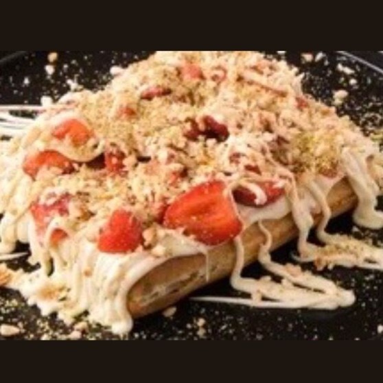 Beyaz Çikolatalı Çilek & Muzlu Waffle