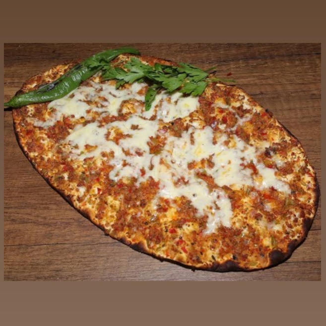 Kaşarlı Lahmacun