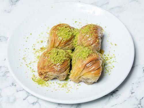 Fıstıklı Midye Baklava (1 kg)