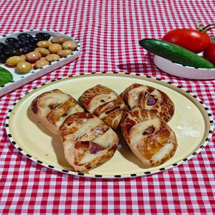 Sosisli Poğaça