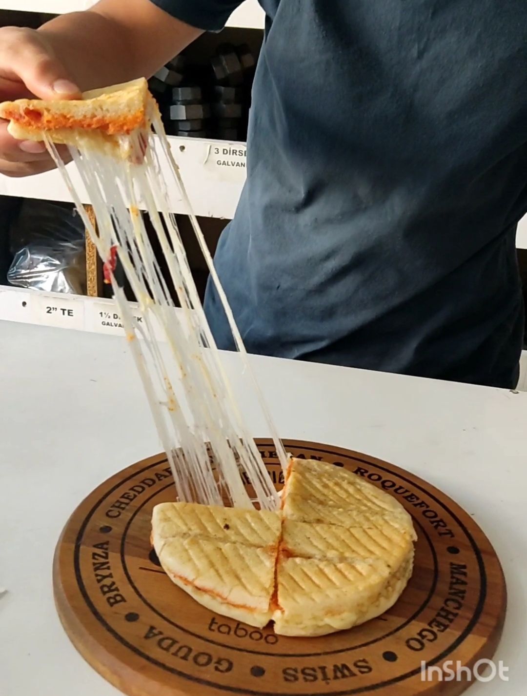 Sucuklu Bazlama Tost