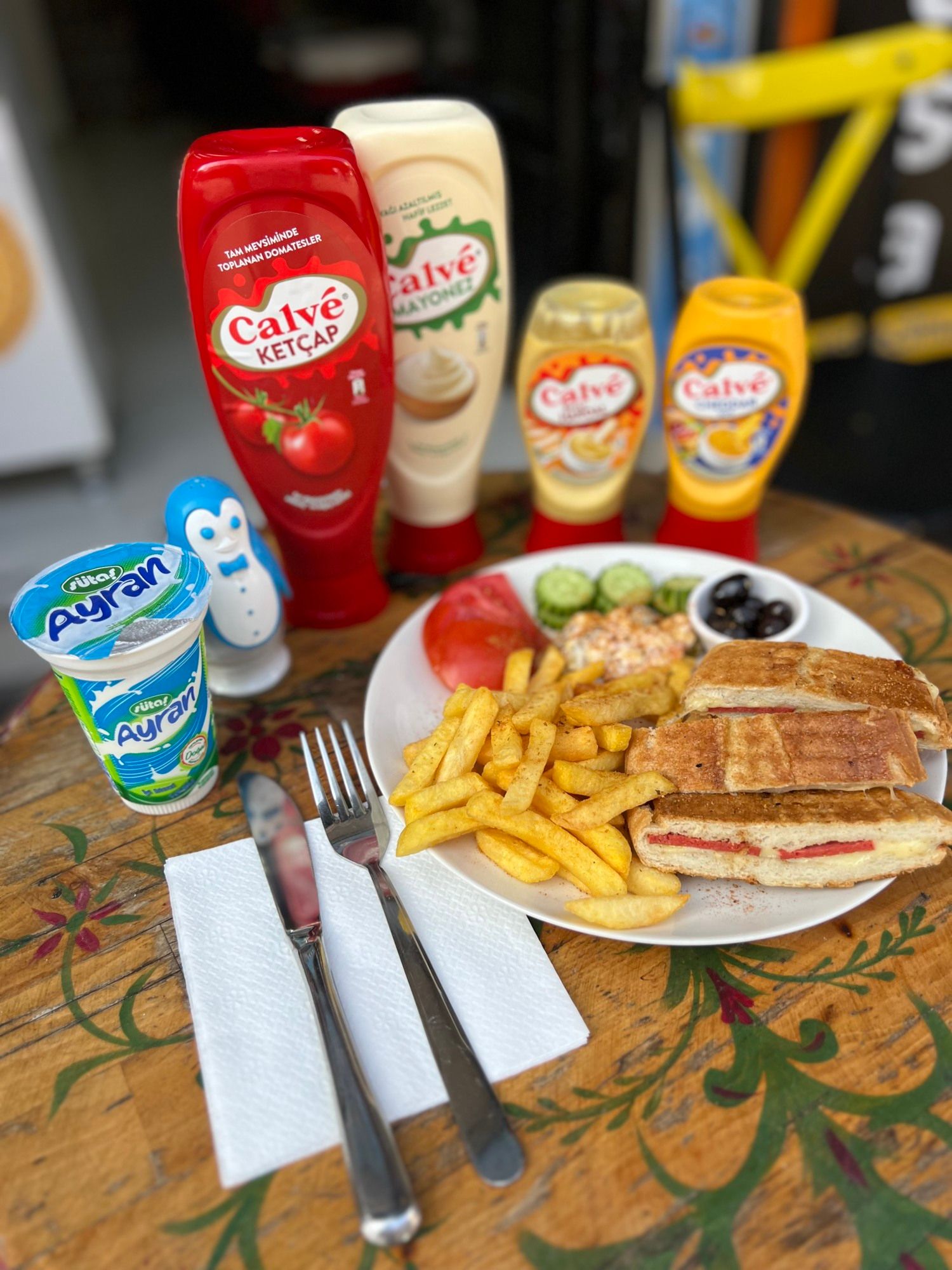 Sucuk & Kaşarlı Tost