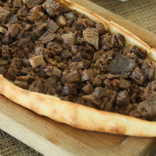 Kavurmalı Pide