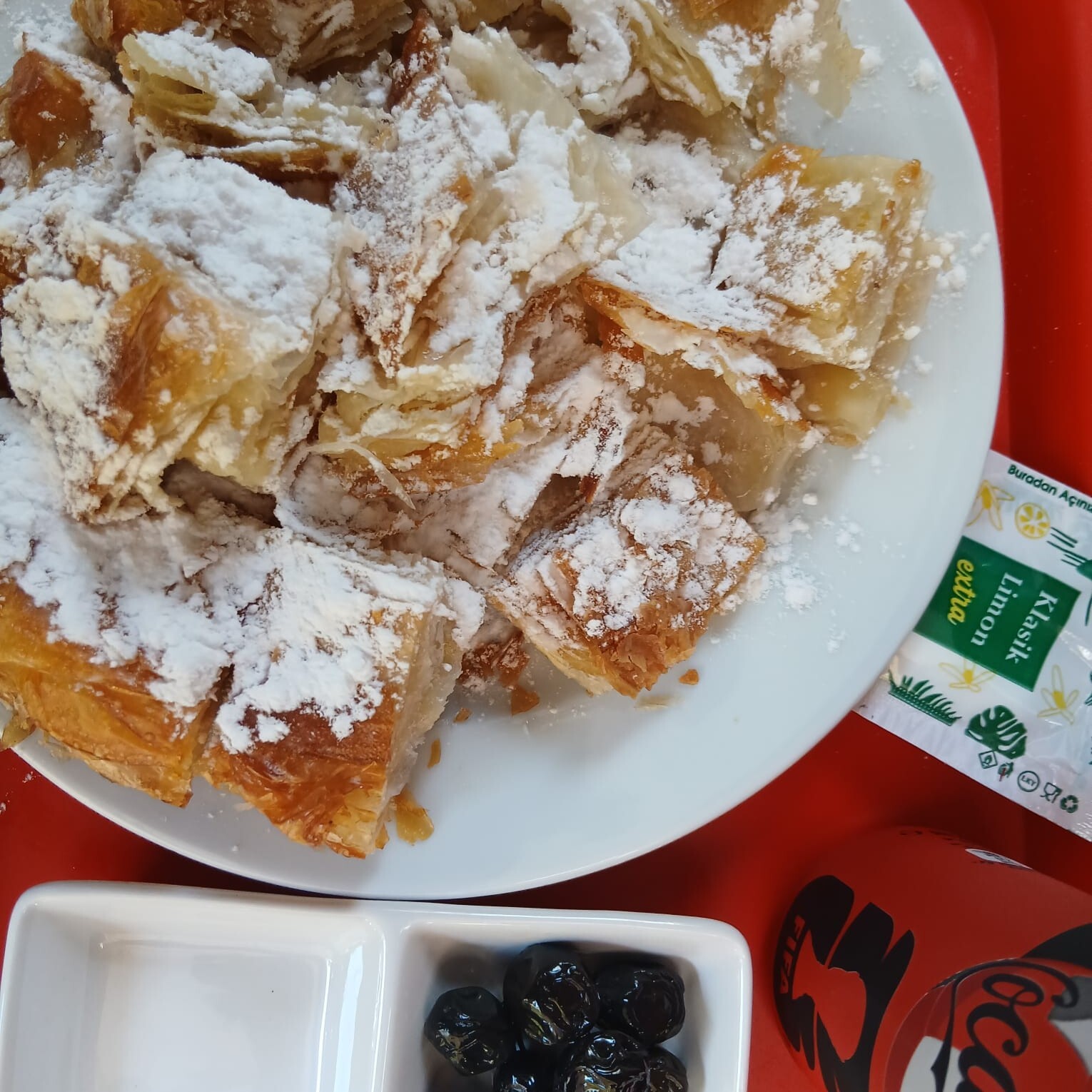 SADE KÜRT BÖREĞİ (PUDRA ŞEKERİYLE LEZZET KATAR, PİŞMİŞ ÜRÜN GRAMAJIDIR)( 200 GR)