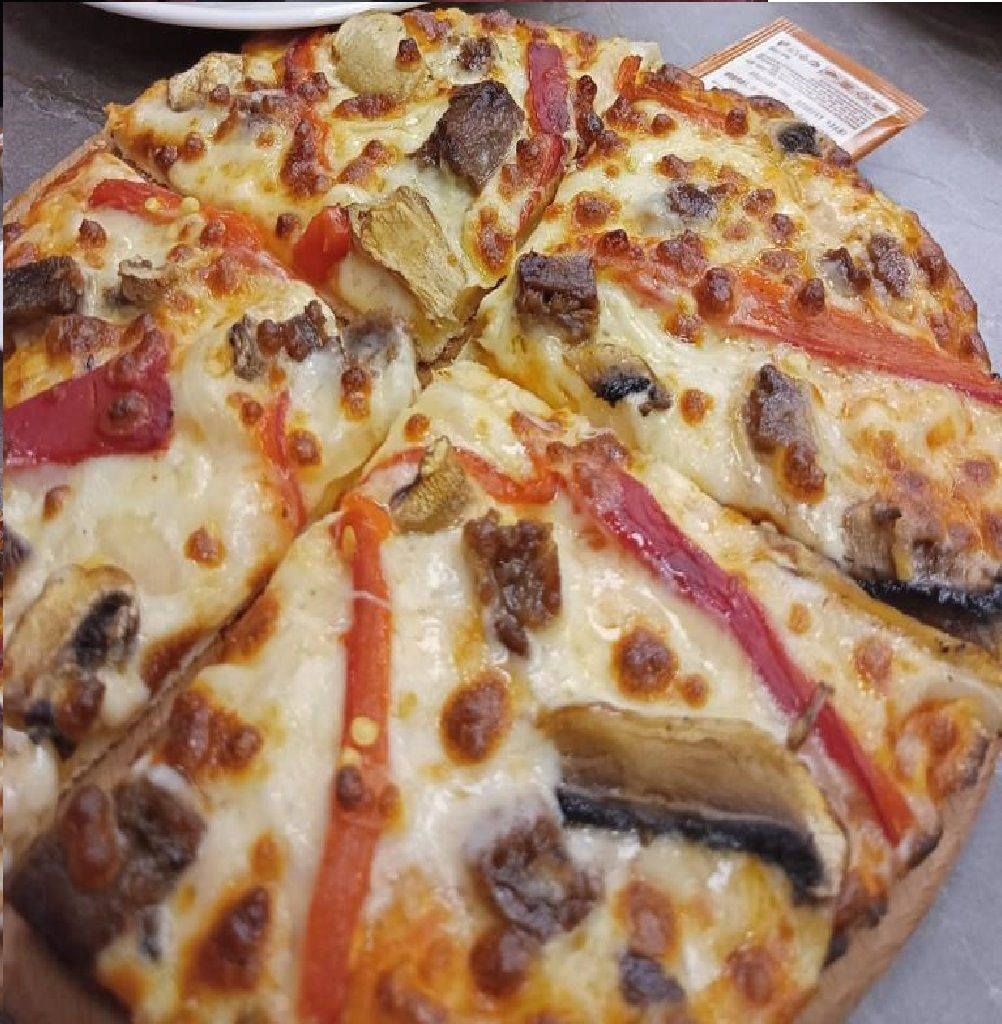 Kavurmalı Pizza (26 cm.)