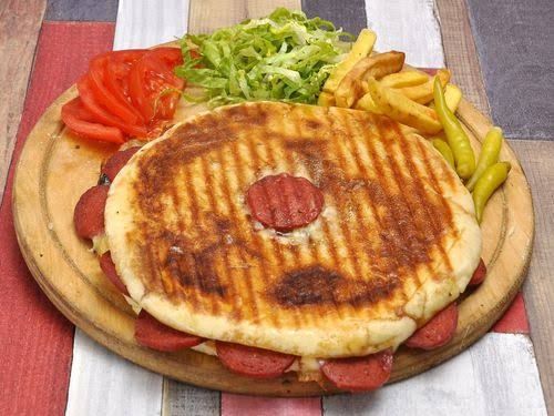 Bazlama Tost Sucuklu