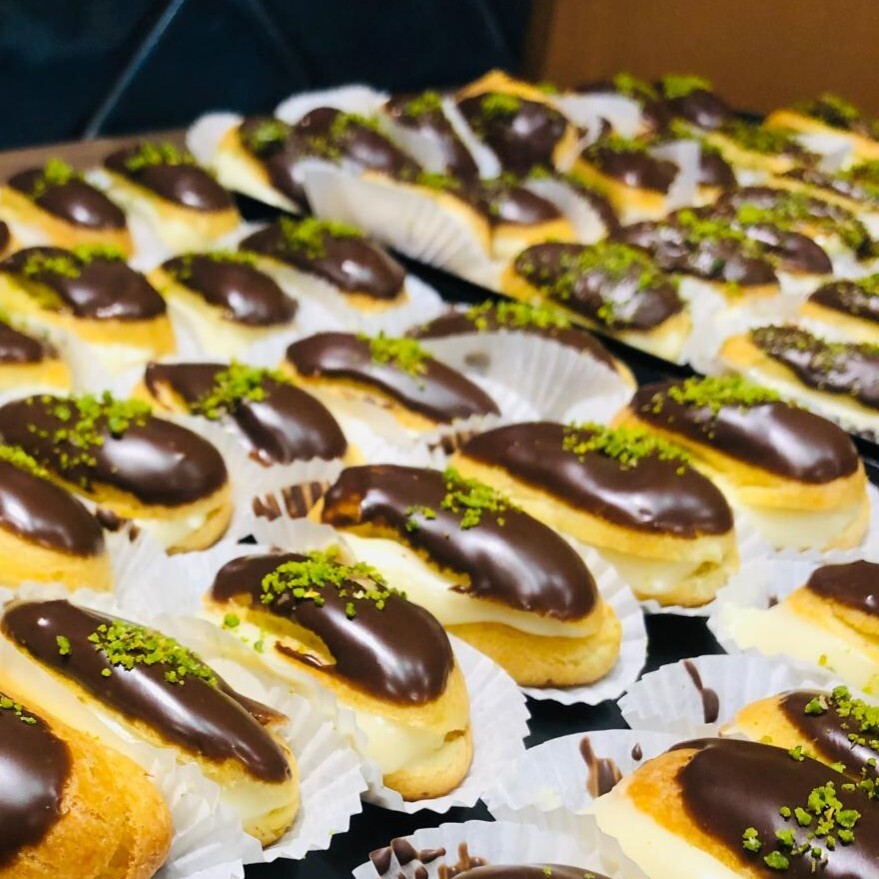 Ekler (çeşitlerden karışık olarak 1 kg)