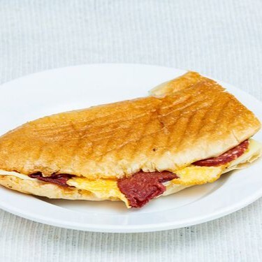 Baget ekmeğine Sucuk&Kaşarlı Karışık tost