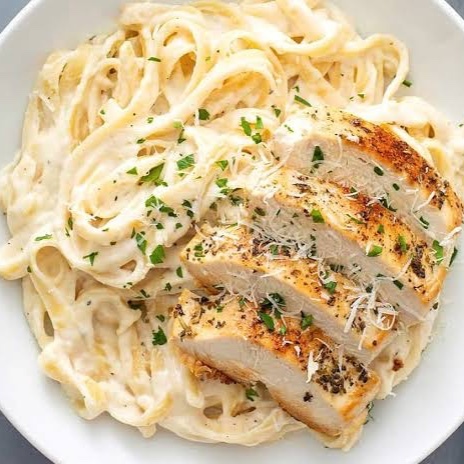 Çıtır Tavuklu Fettuccine Alfredo