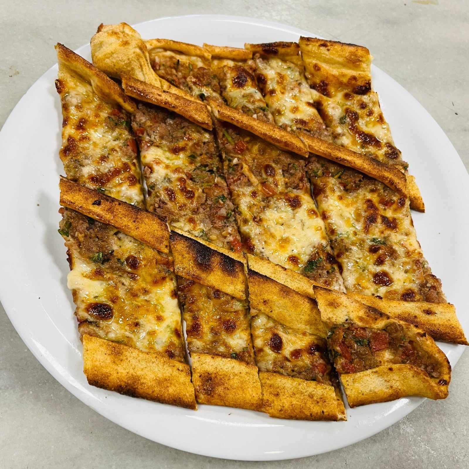 Kıymalı Kaşarlı Pide