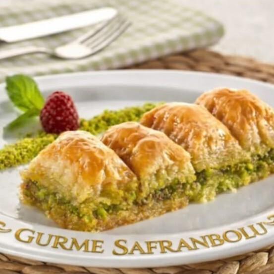 Fıstıklı Baklava (1 kg)