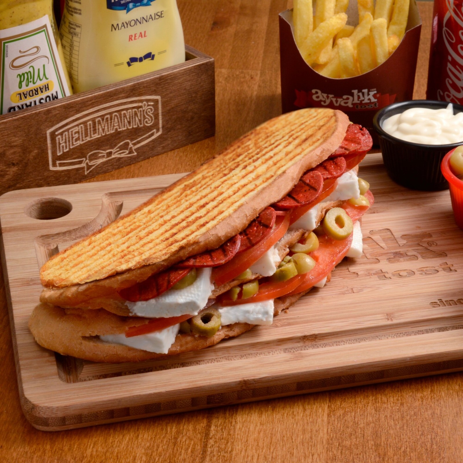 Süper Beyaz Peynirli Sucuklu Tost