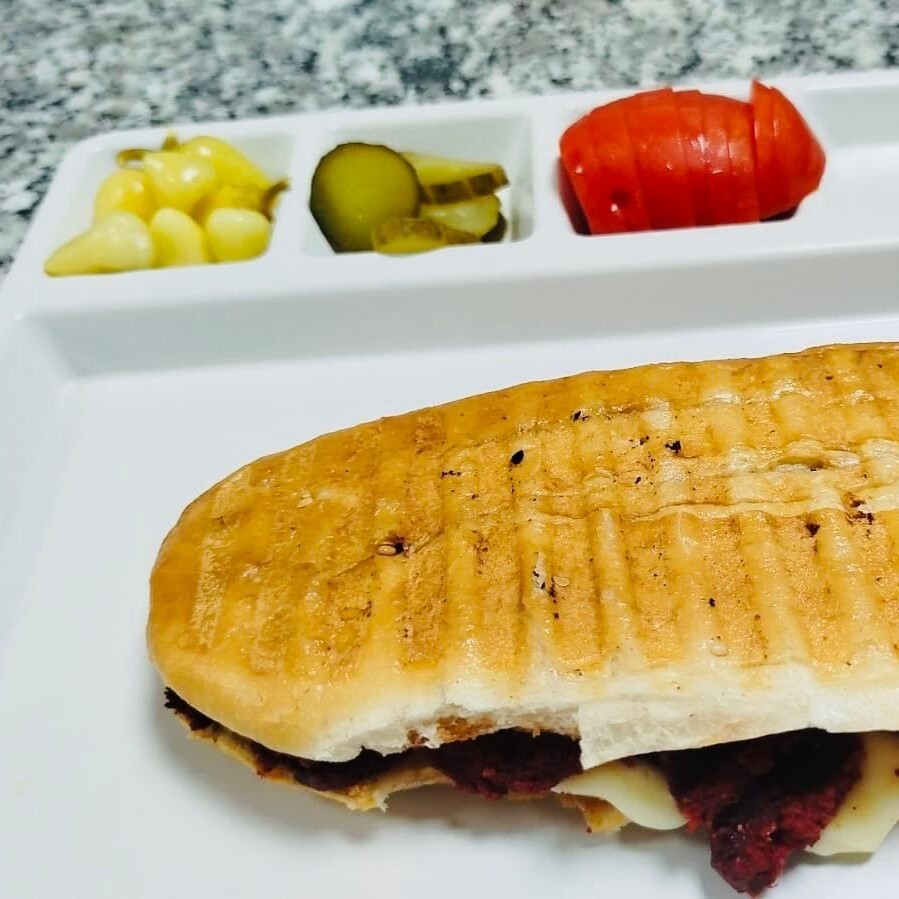 Kaşarlı Sucuklu Tost