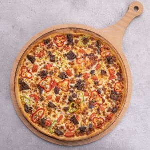 Kavurmalı Pizza (Orta)