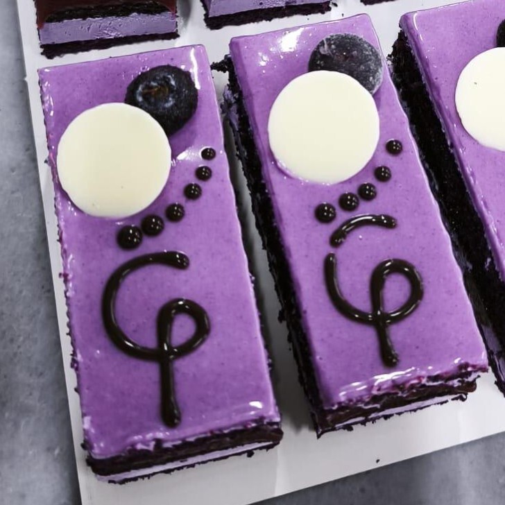 Yaban Mersinli Ube Pasta