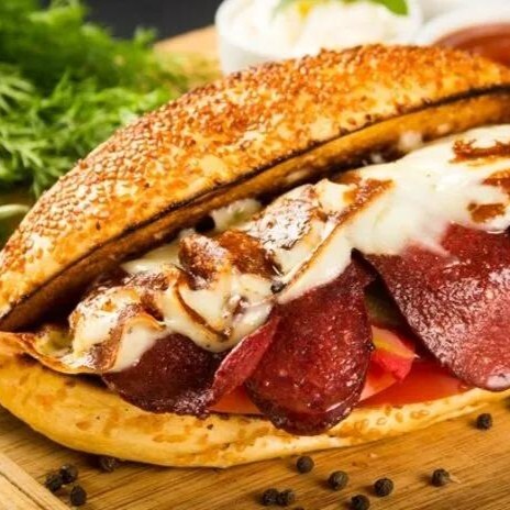 Kaşarlı Sucuk Ekmek