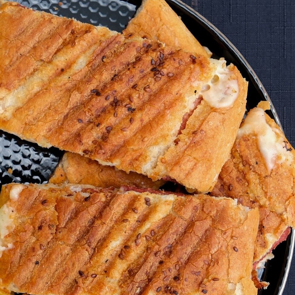SEBZELİ TOST