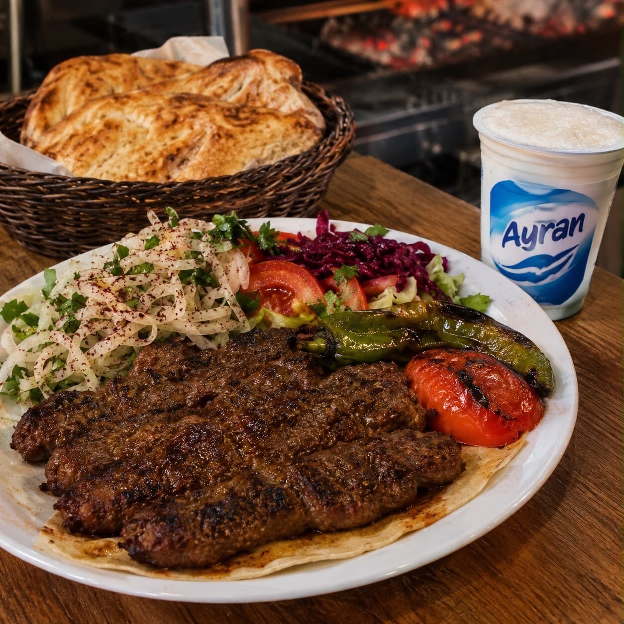 Meşhur Antakya Köfte 190 Gr Porsiyon Köfte- Ayran 270 Cl