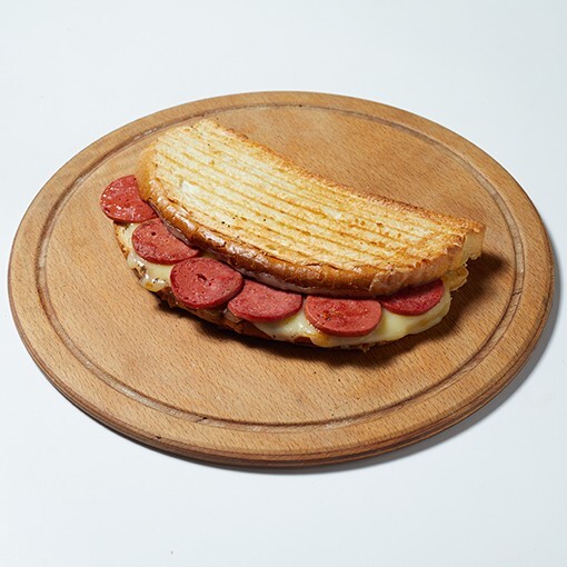 Ayvalık Tostu Ekmeğine Karışık (Yumurtalı) Tost