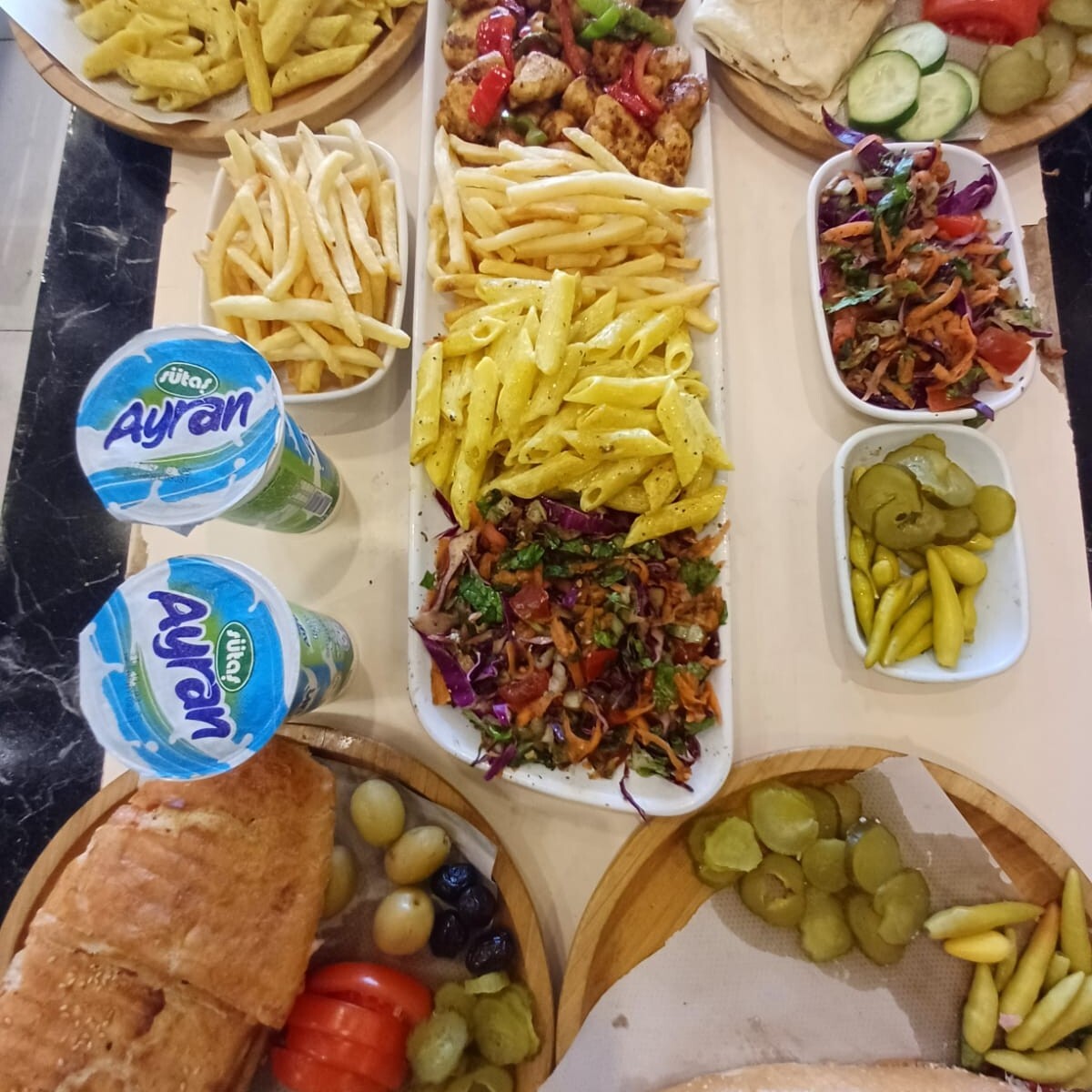 Duble Köri Soslu Kremalı Kaşarlı Porsiyon