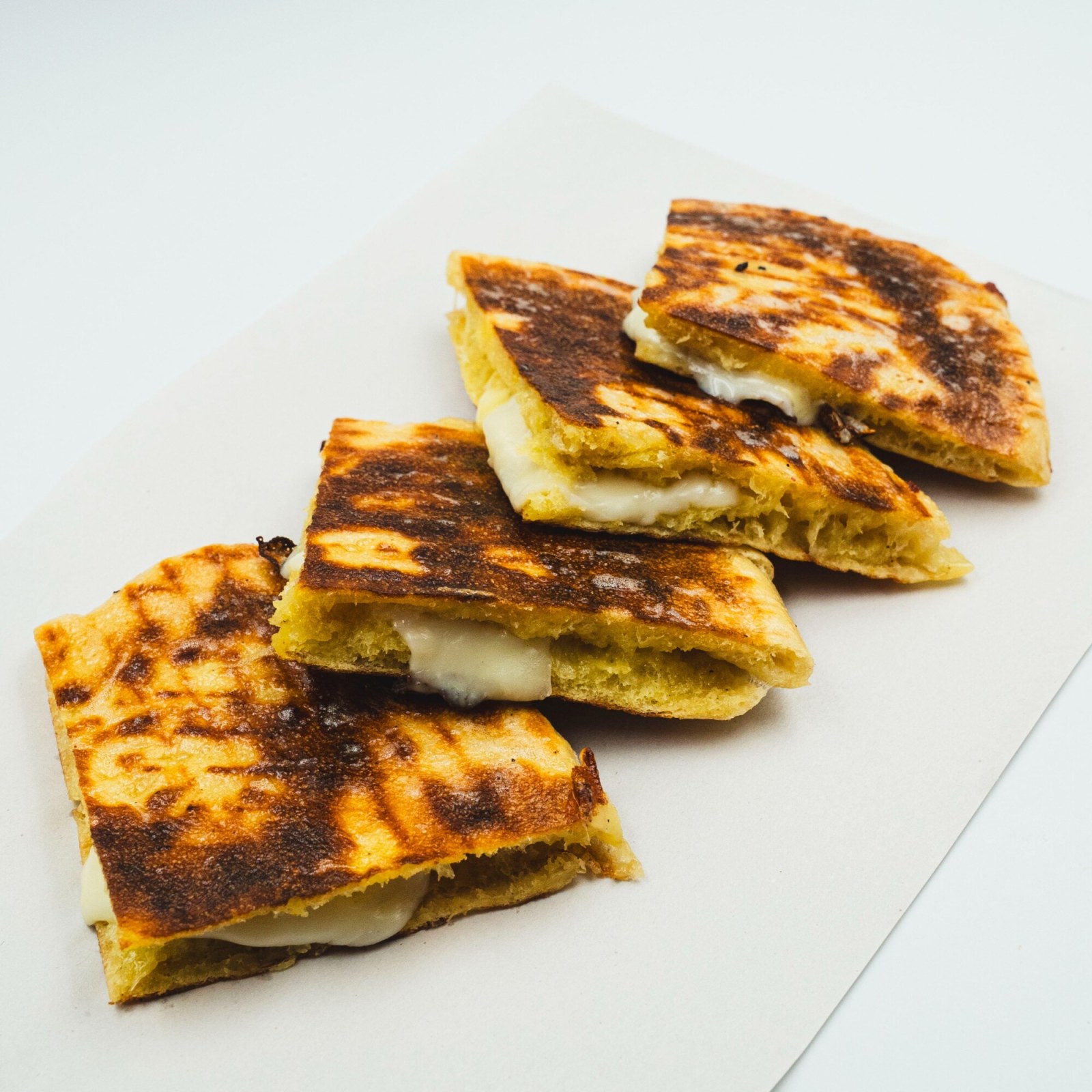 Bazlama Kaşarlı Tost