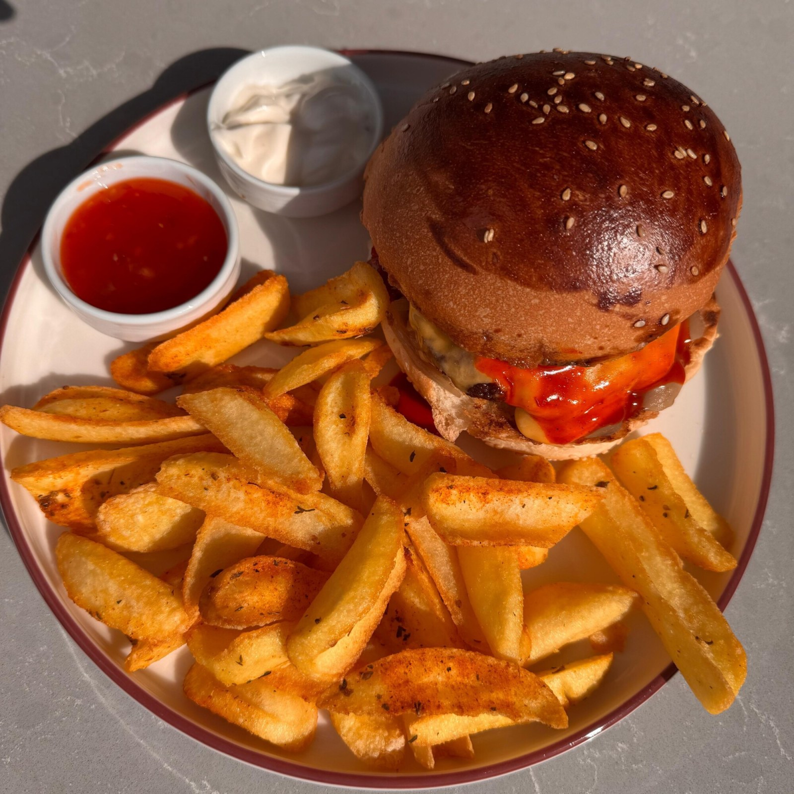 Trüf Mantarlı Acılı Burger