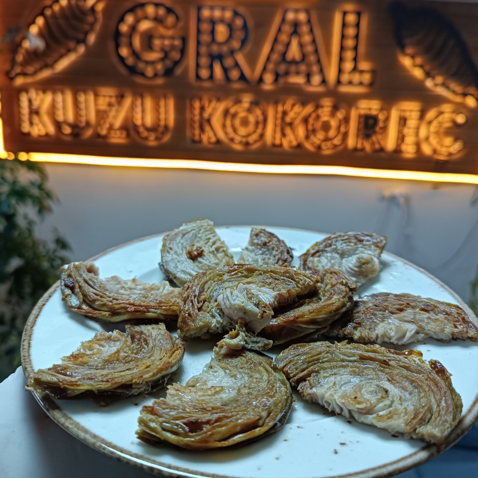 Kuşbaşı Kokoreç tüm ekmek