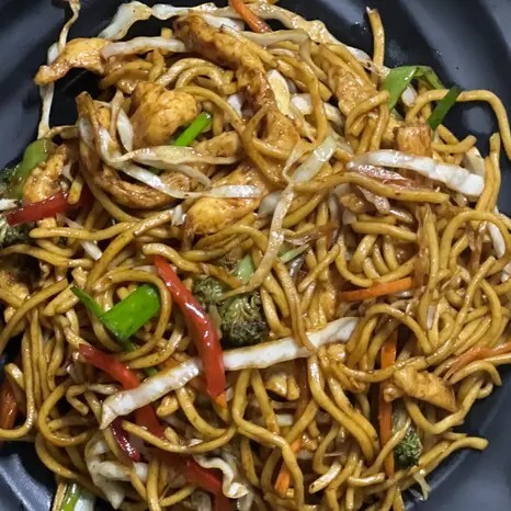 Tavuklu Erişte - Chicken Noodle+ 330 Ml. Coca Cola