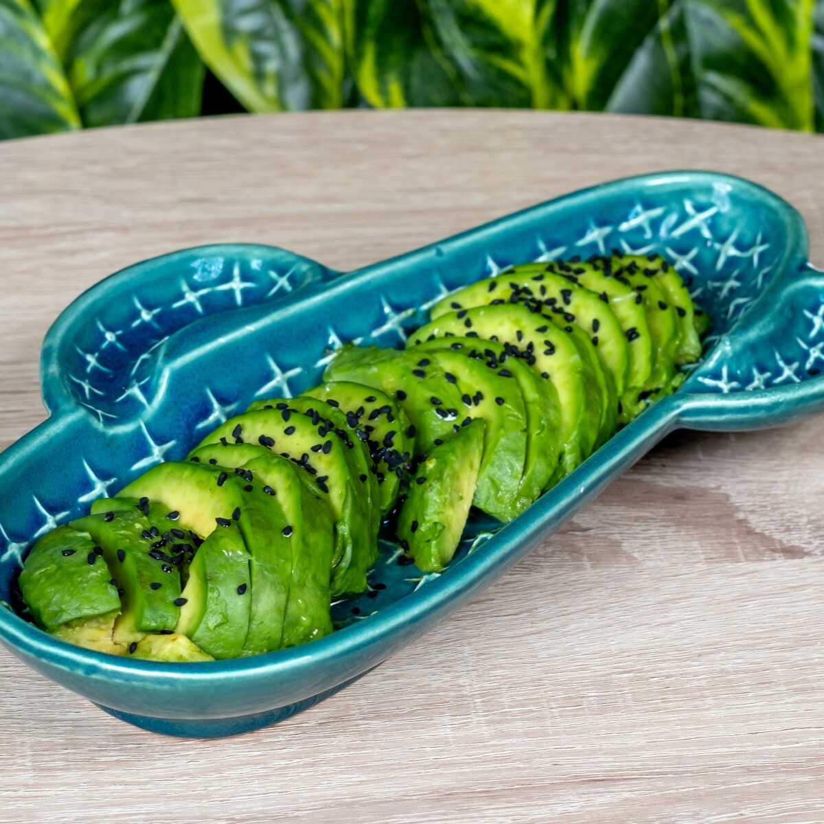 Soslu Avokado