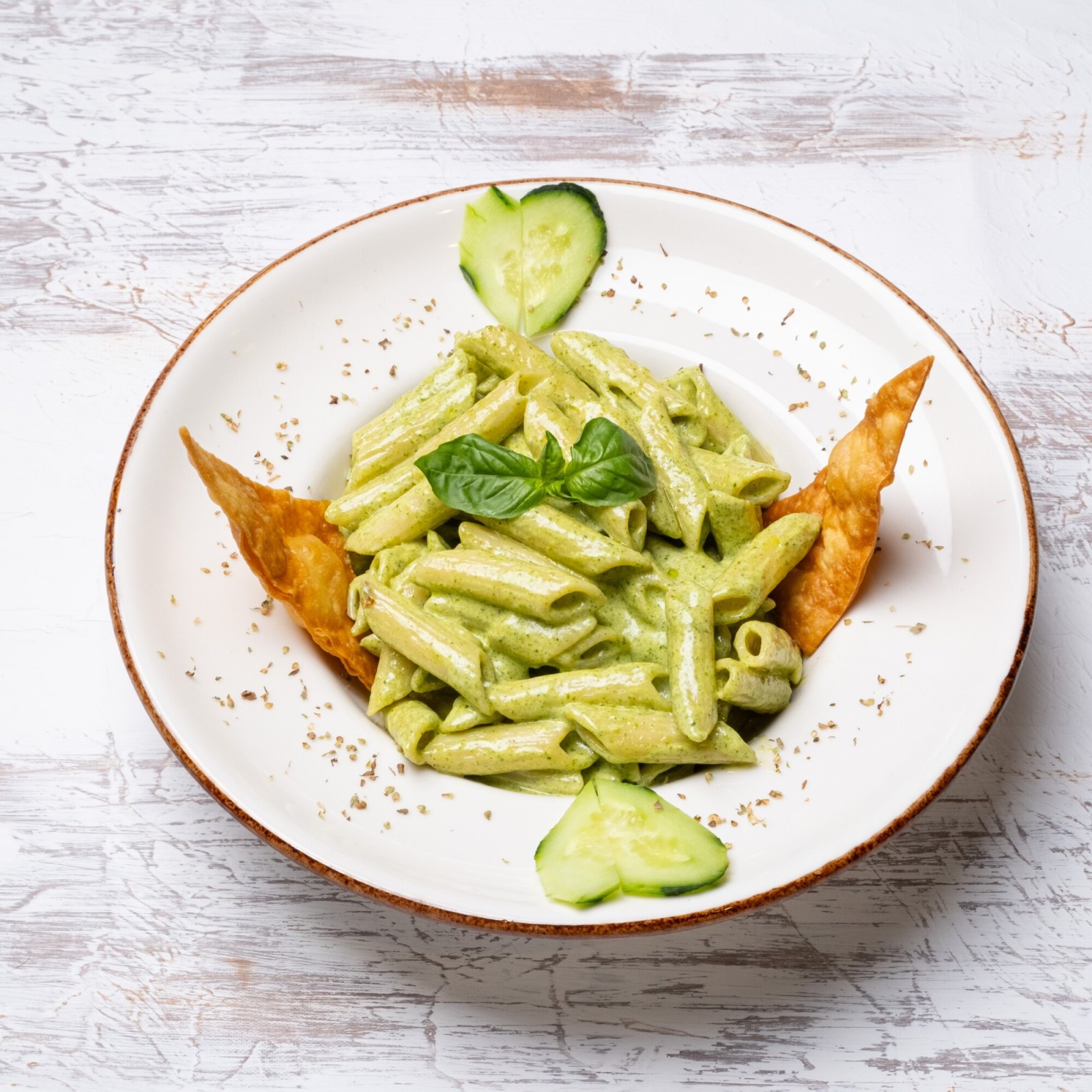 Pesto Soslu Tavuklu Penne