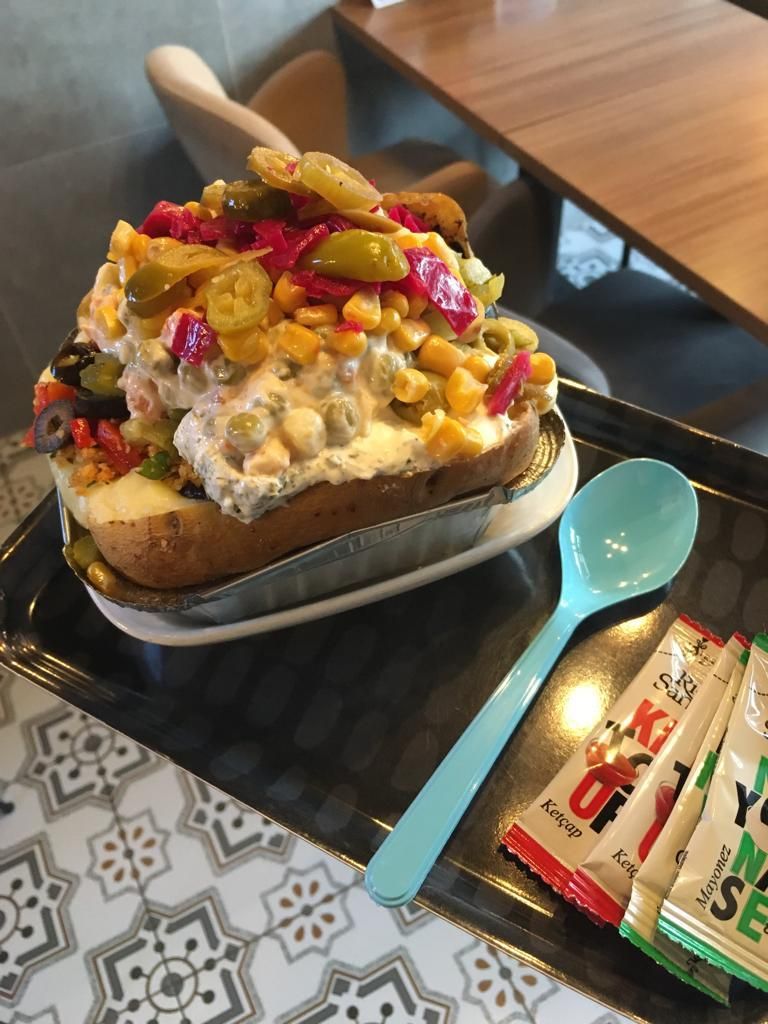 Karışık Kumpir + Bardak Waffle + Coca-Cola (33 cl.)